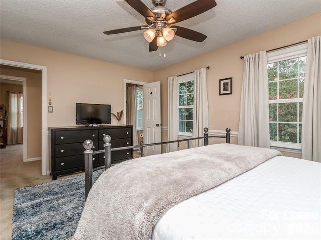 8715 Parkchester Drive, Charlotte, NC 28277