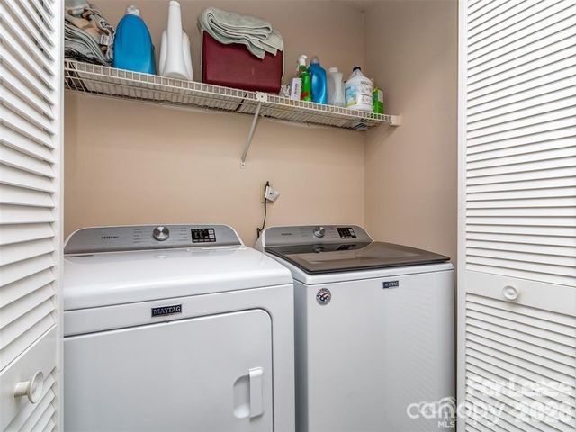 8715 Parkchester Drive, Charlotte, NC 28277