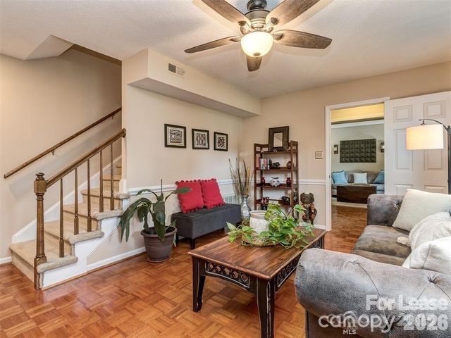 8715 Parkchester Drive, Charlotte, NC 28277