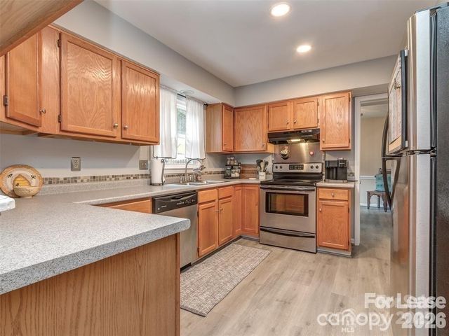 8715 Parkchester Drive, Charlotte, NC 28277
