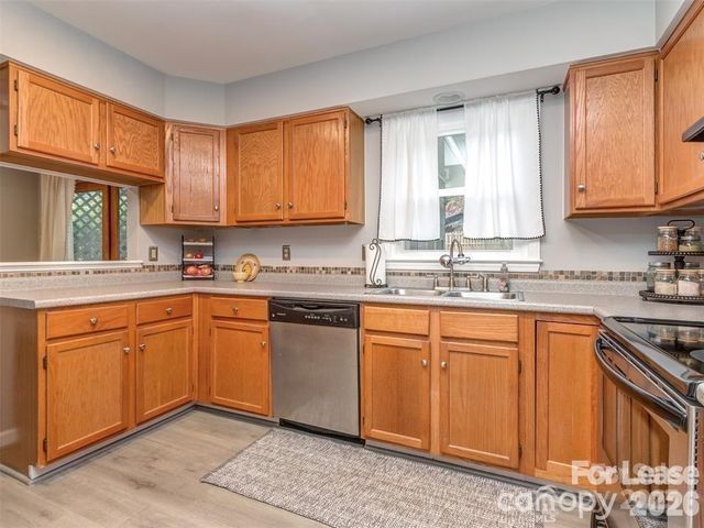 8715 Parkchester Drive, Charlotte, NC 28277