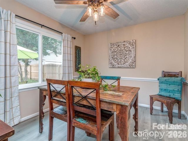8715 Parkchester Drive, Charlotte, NC 28277