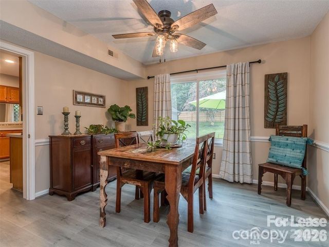 8715 Parkchester Drive, Charlotte, NC 28277