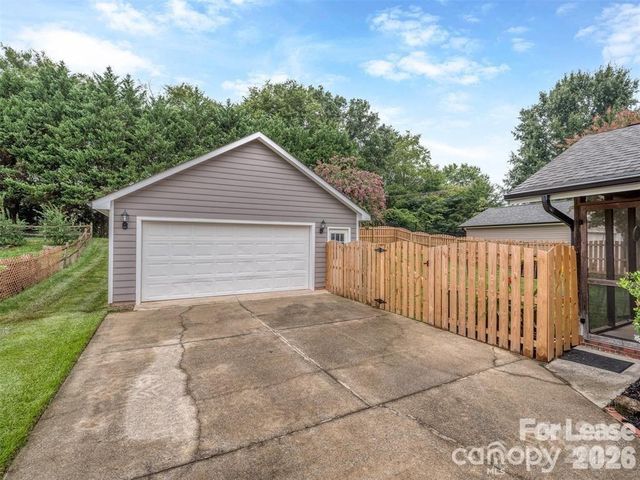 8715 Parkchester Drive, Charlotte, NC 28277
