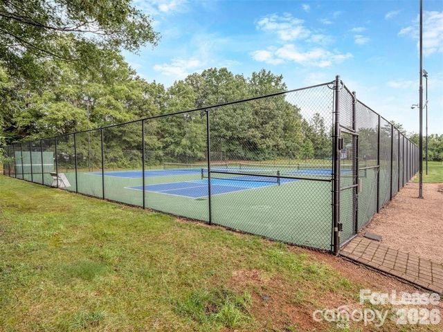 8715 Parkchester Drive, Charlotte, NC 28277