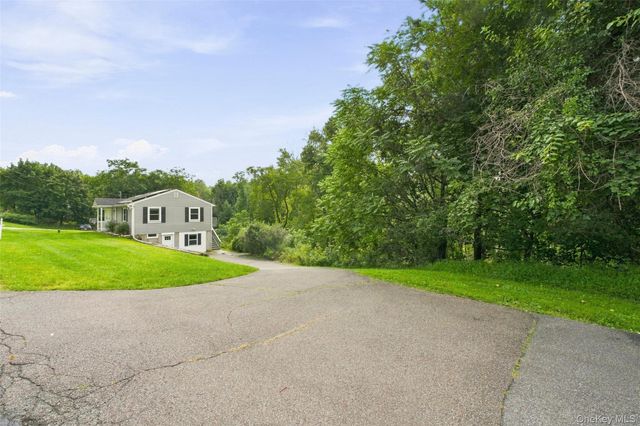 692 Mount Airy Road, New Windsor, NY 12553
