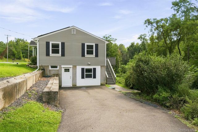 692 Mount Airy Road, New Windsor, NY 12553