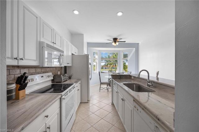 2710 Cypress Trace CIR 3031, Naples, FL 34119