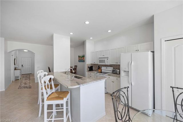 2710 Cypress Trace CIR 3031, Naples, FL 34119