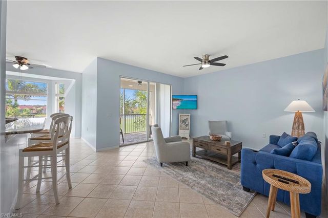 2710 Cypress Trace CIR 3031, Naples, FL 34119
