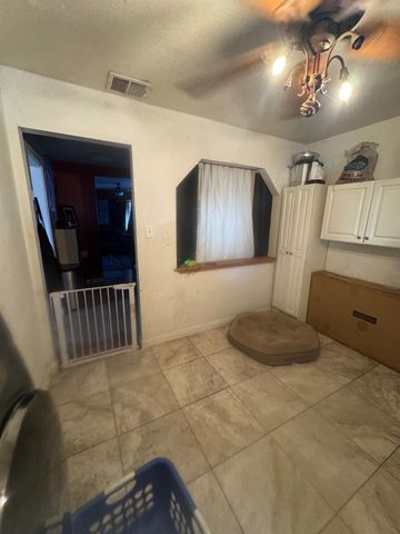 541 High St, Modesto, CA 95354