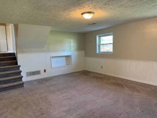 3266 Aqueduct Drive, Lexington, KY 40517