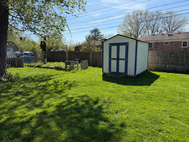 3266 Aqueduct Drive, Lexington, KY 40517