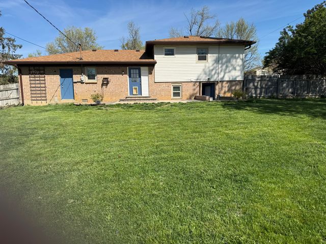 3266 Aqueduct Drive, Lexington, KY 40517