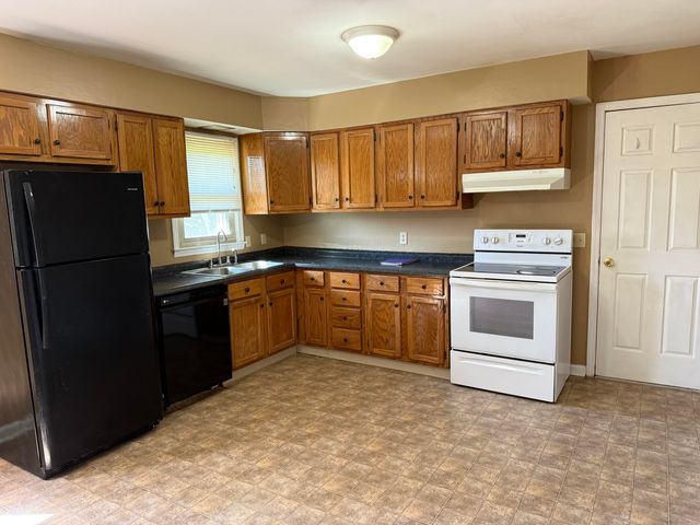 3266 Aqueduct Drive, Lexington, KY 40517