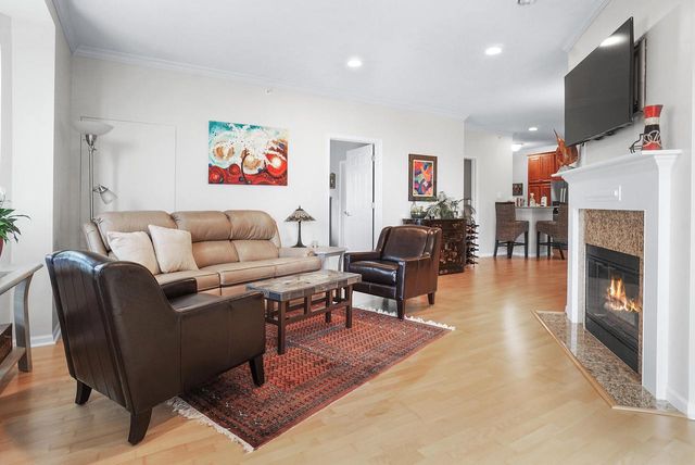 1300 N Prospect AVENUE #424, Milwaukee, WI 53202