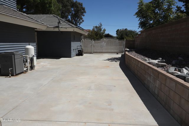 42453 Surrey Court, Quartz Hill, CA 93536