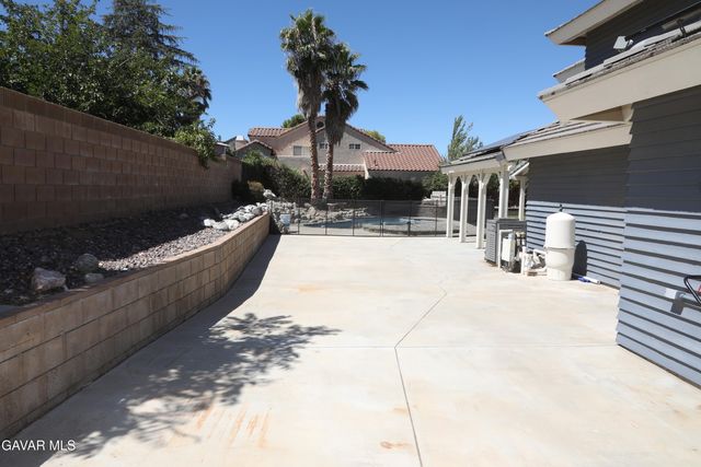 42453 Surrey Court, Quartz Hill, CA 93536