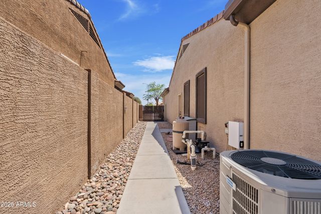 2524 E HONEYSUCKLE Place, Chandler, AZ 85286