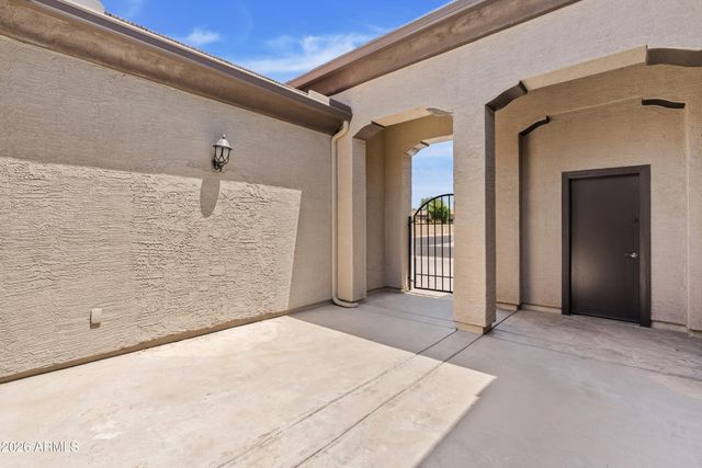 2524 E HONEYSUCKLE Place, Chandler, AZ 85286