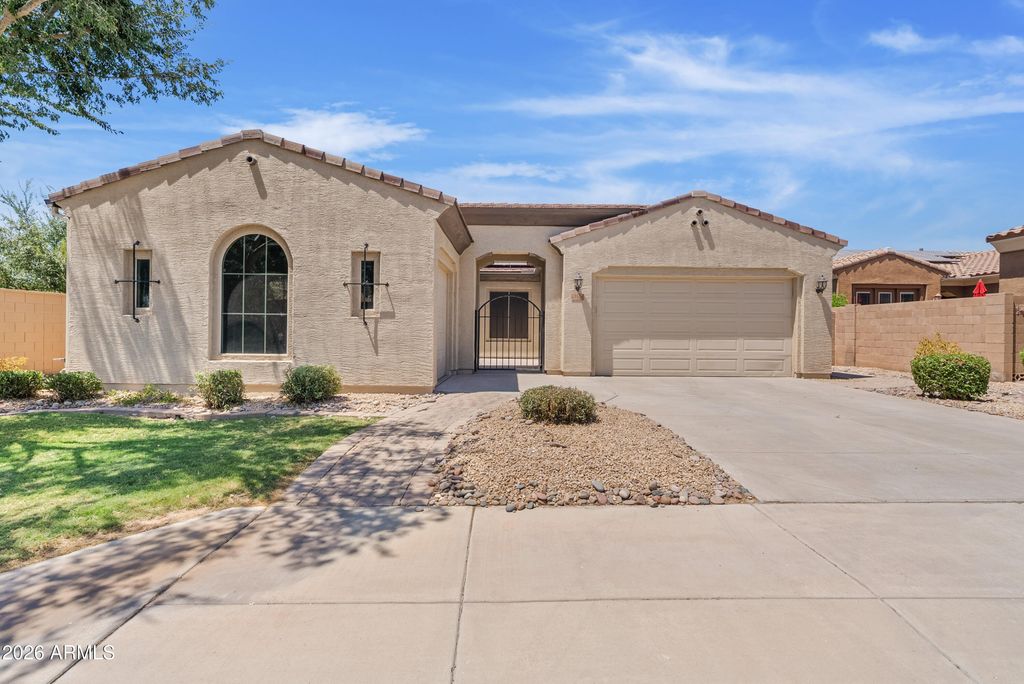 2524 E HONEYSUCKLE Place, Chandler, AZ 85286 — photo 4