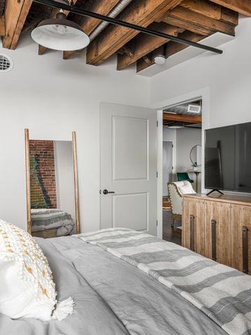 610 21st Ave N Apt 305, Nashville, TN 37203