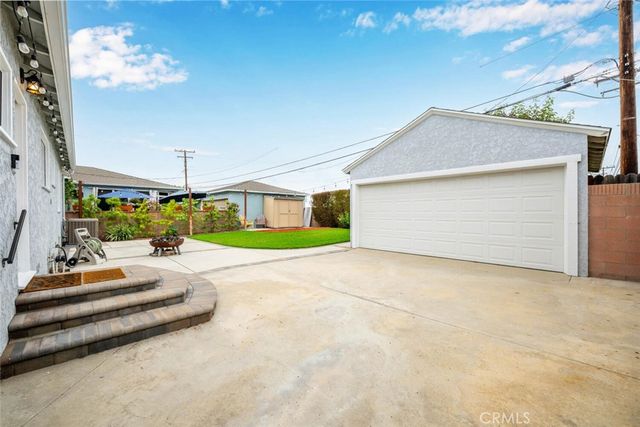 3861 Hackett, Long Beach, CA 90808