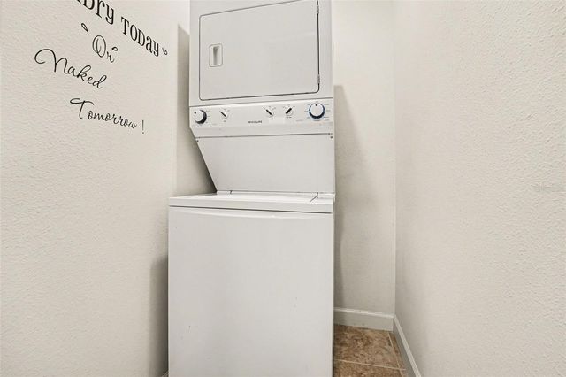 3074 WHITE HORSE COURT, Kissimmee, FL 34746