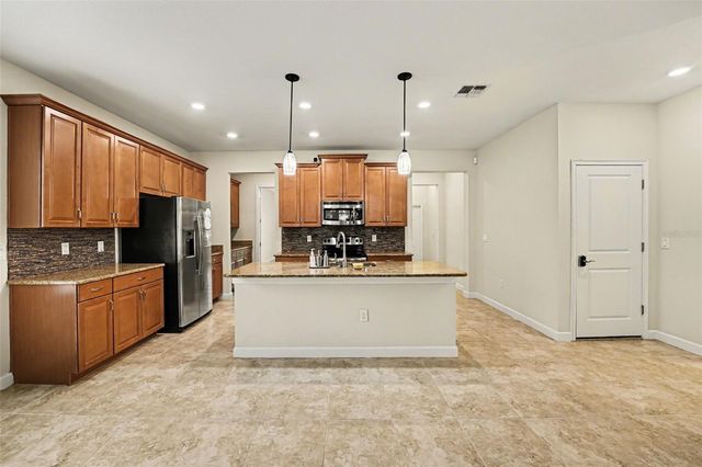 3074 WHITE HORSE COURT, Kissimmee, FL 34746