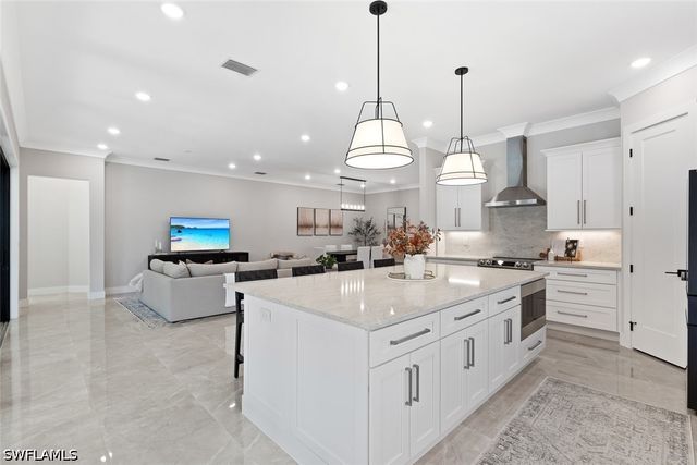 240 Allamanda WAY, Naples, FL 34114