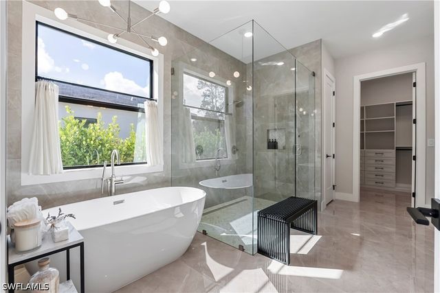 240 Allamanda WAY, Naples, FL 34114