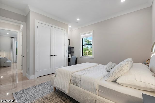 240 Allamanda WAY, Naples, FL 34114