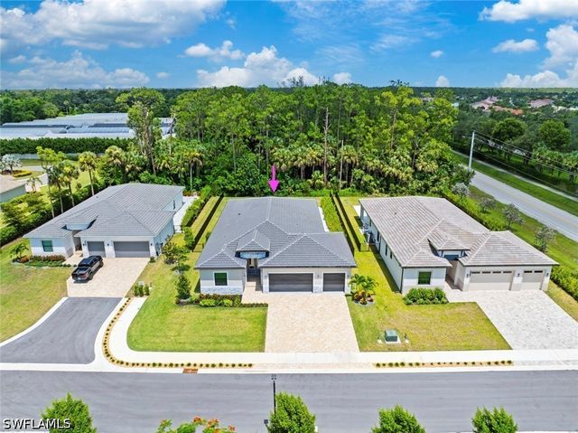 240 Allamanda WAY, Naples, FL 34114