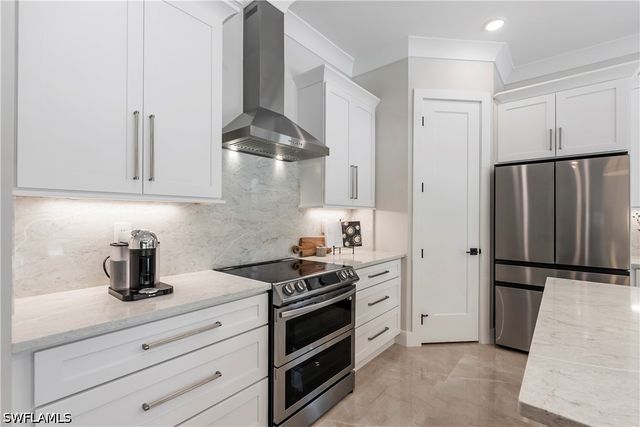 240 Allamanda WAY, Naples, FL 34114