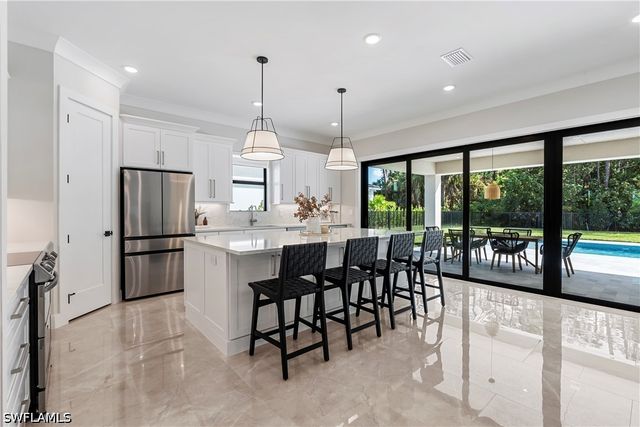 240 Allamanda WAY, Naples, FL 34114