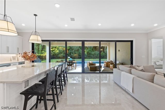 240 Allamanda WAY, Naples, FL 34114