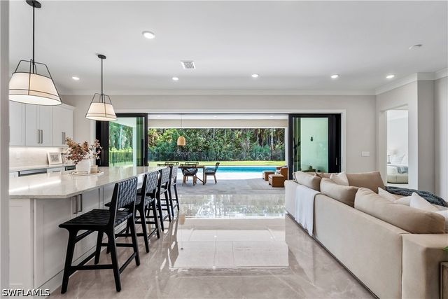 240 Allamanda WAY, Naples, FL 34114