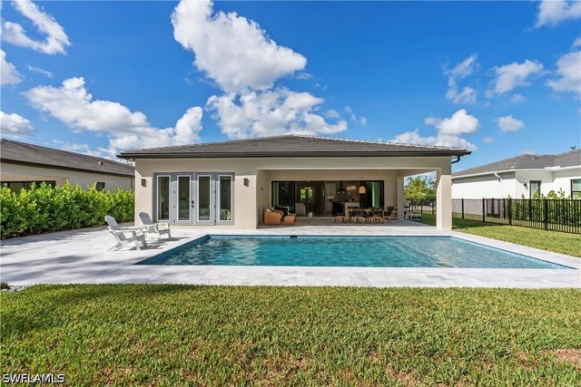 240 Allamanda WAY, Naples, FL 34114