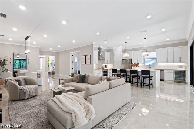240 Allamanda WAY, Naples, FL 34114