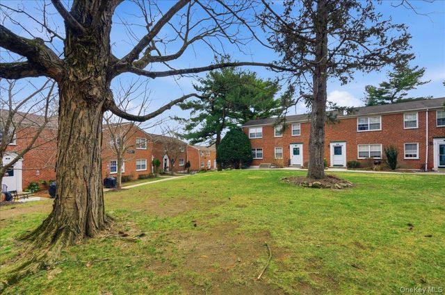 186 Pine Wood 56, Hartsdale, NY 10530