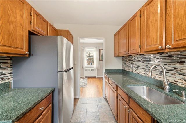 186 Pine Wood 56, Hartsdale, NY 10530