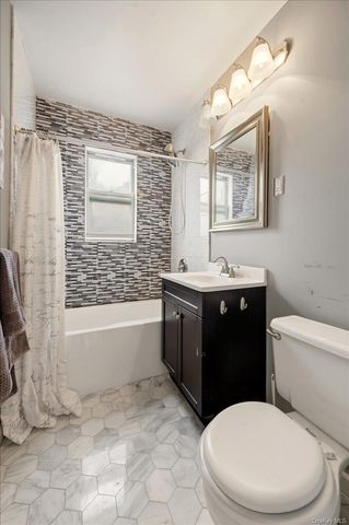 186 Pine Wood 56, Hartsdale, NY 10530