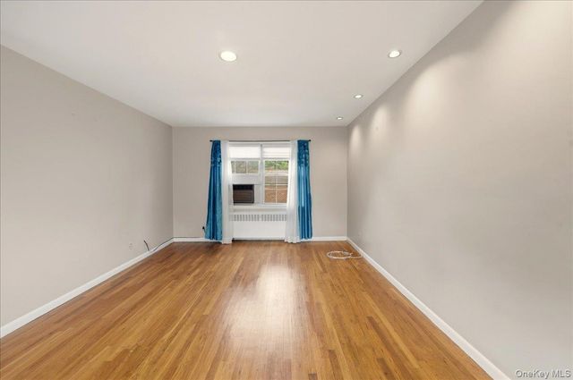 186 Pine Wood 56, Hartsdale, NY 10530