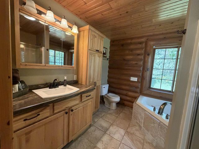 W9150 FOREVERGREEN COURT, Hortonville, WI 54944