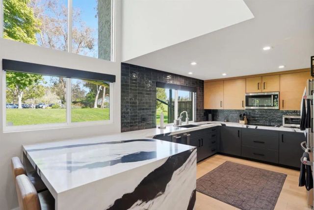 622 Camino Santa Barbara, Solana Beach, CA 92075