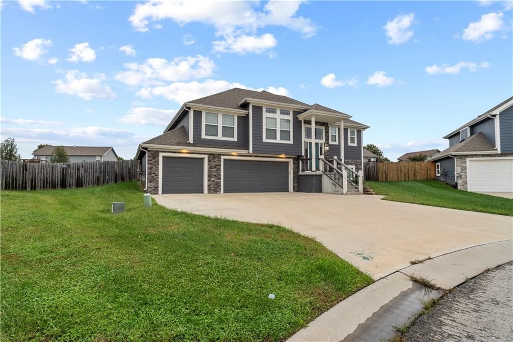 1907 N 162nd Terrace, Basehor, KS 66007 — photo 2
