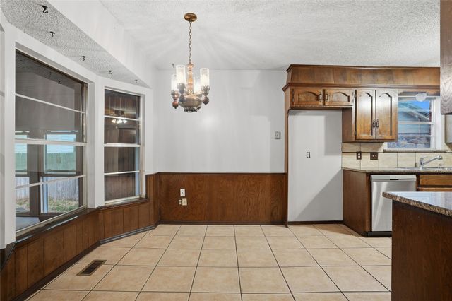 9634 E 26th Place, Tulsa, OK 74129