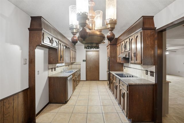 9634 E 26th Place, Tulsa, OK 74129
