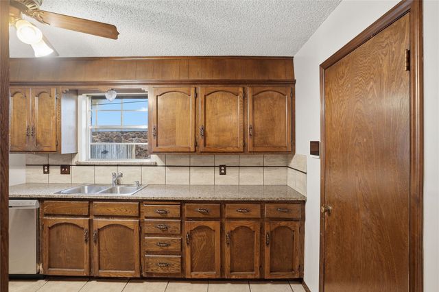 9634 E 26th Place, Tulsa, OK 74129