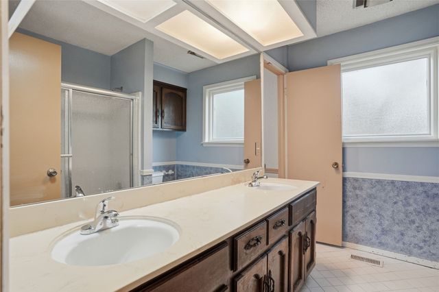 9634 E 26th Place, Tulsa, OK 74129